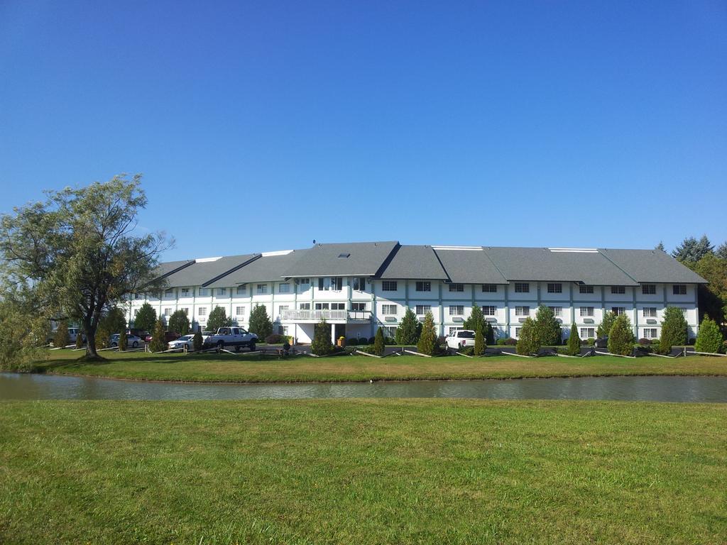 Days Inn By Wyndham Shelburne/Burlington エクステリア 写真