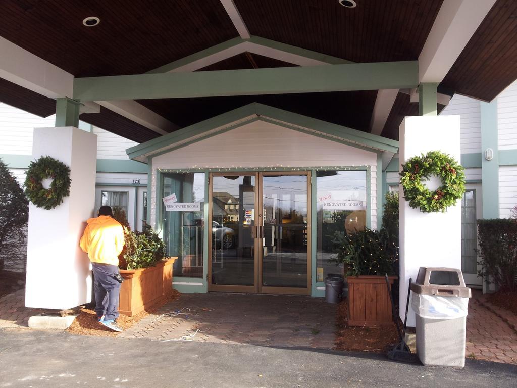 Days Inn By Wyndham Shelburne/Burlington エクステリア 写真