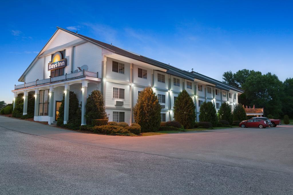 Days Inn By Wyndham Shelburne/Burlington エクステリア 写真