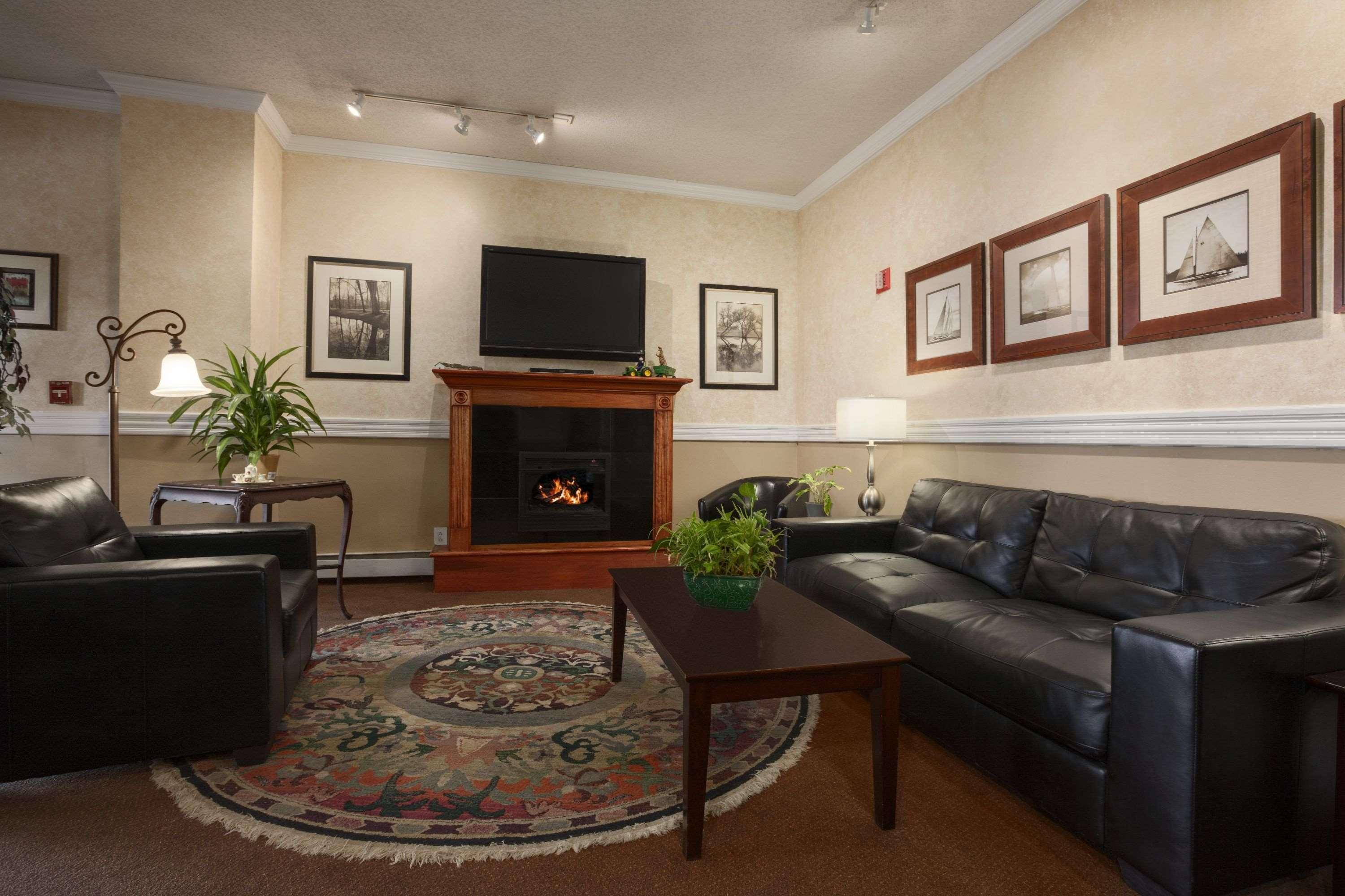 Days Inn By Wyndham Shelburne/Burlington エクステリア 写真