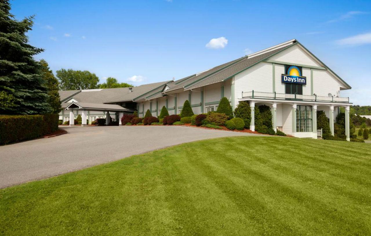 Days Inn By Wyndham Shelburne/Burlington エクステリア 写真