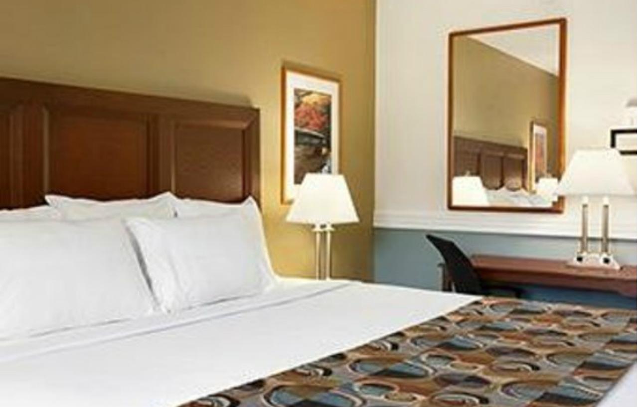 Days Inn By Wyndham Shelburne/Burlington エクステリア 写真